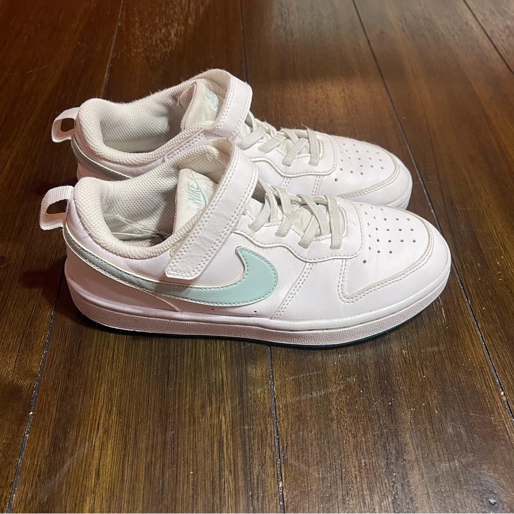 Nike kids white and teal dunks - school court shoes
